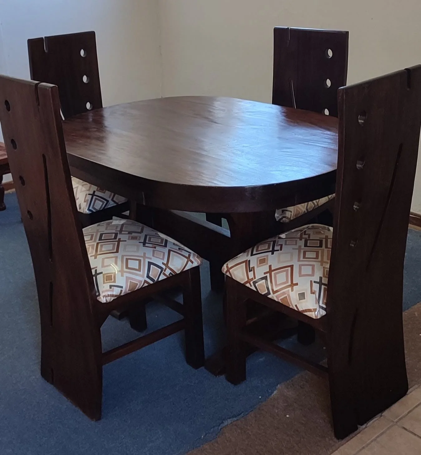 Round Dining Set